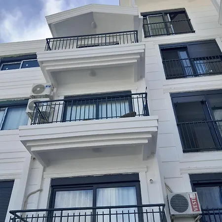 Apartment By Lotus Side