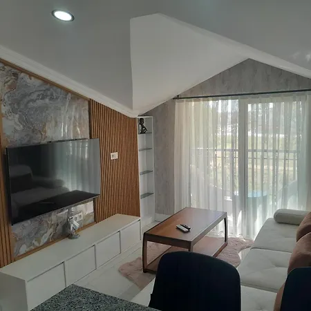 Apartament By Lotus *